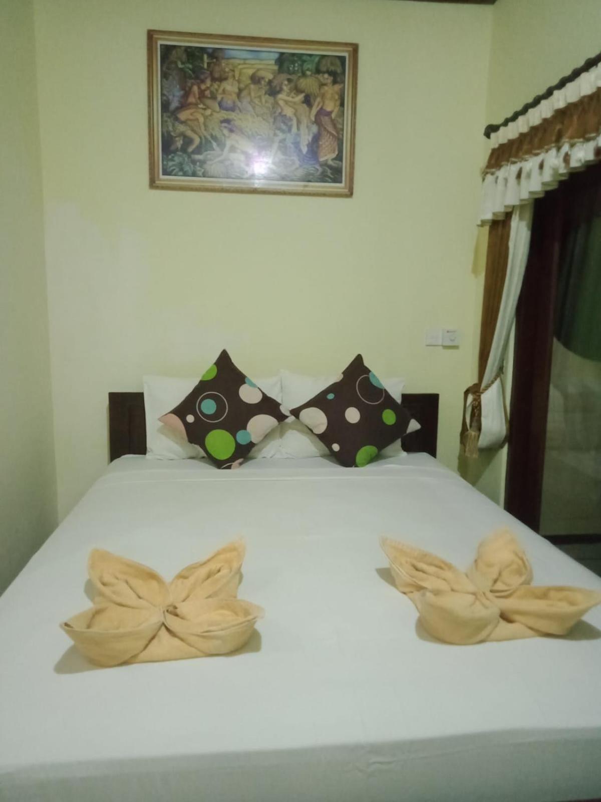 Sri Homestay Amed Exterior foto